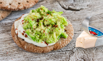 Snack con guacamole y ajil.